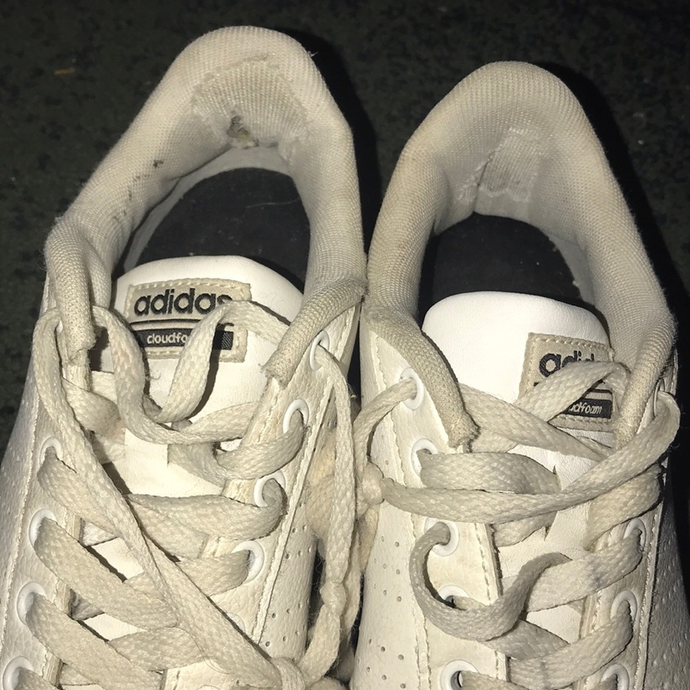 Women’s Adidas Cloudfoam sneakers sz 6 - Picture 3 of 4